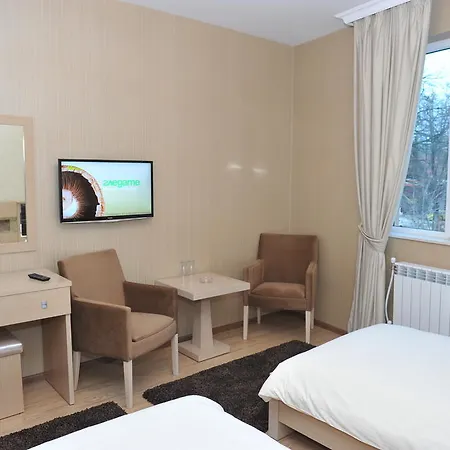 Eros ساندانسكي