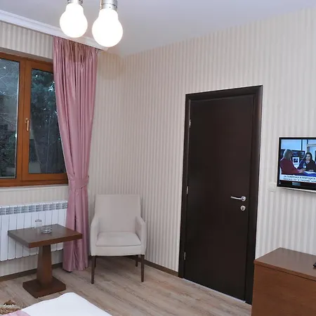 Eros ساندانسكي