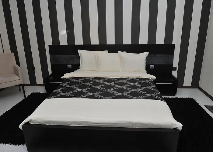 爱神汽车旅馆 桑丹斯基